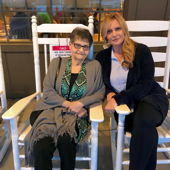 Meet your Posher, Joann - Picture 1 of 1